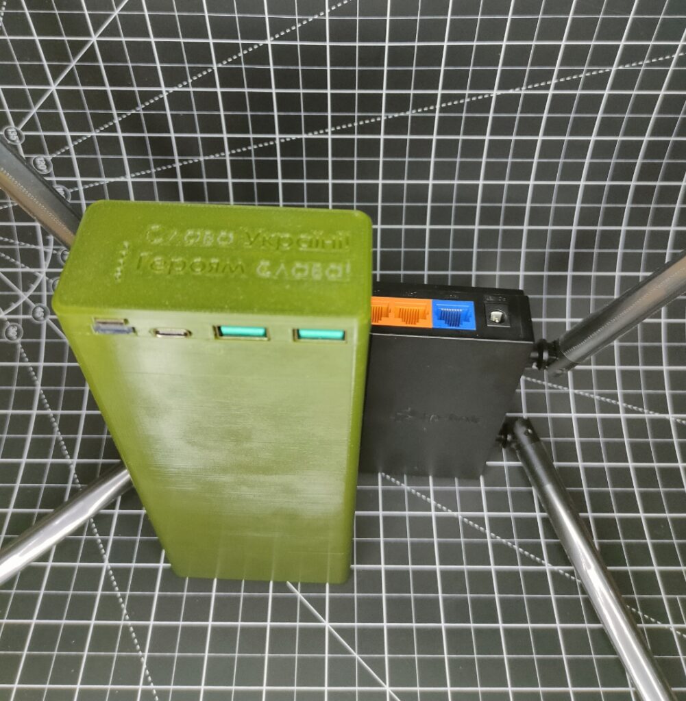Power Bank (повербанк 30000 mAh) Li-ion STANDART POWER BataFly (111Wh) повербанк ідеально підходить для використання на вулиці, у польових умовах, на виїзді