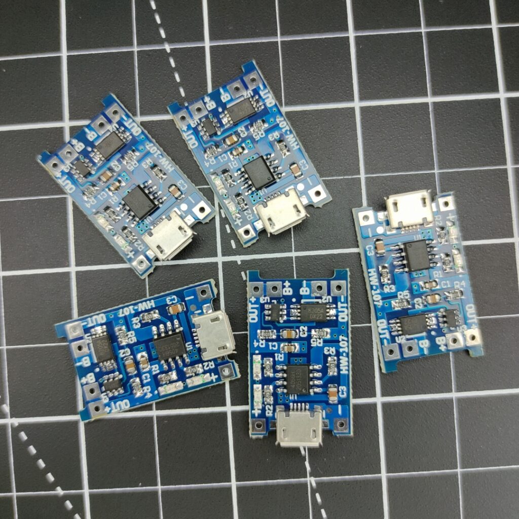 Модуль зарядки micro USB для літій-іонних акумуляторів (ТП4056 МІКРО ЮСБ)
