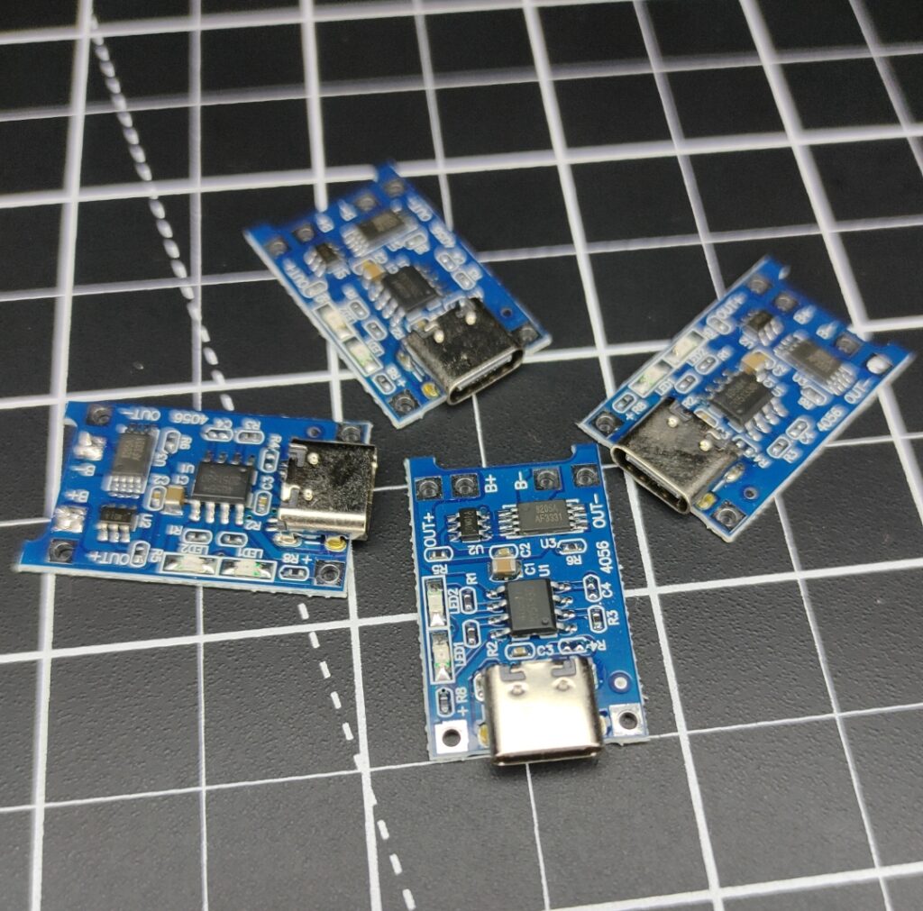 Модуль зарядки і захисту 1A Li-ion на TP4056 USB type-C (зарядка аккумуляторів)