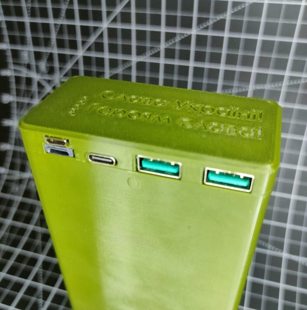 Повербанк Lightning (повербанк для айфона) 60000mAh 60Аг повербанк для роутера ULTRA PowerBank BataFly (222Wh)