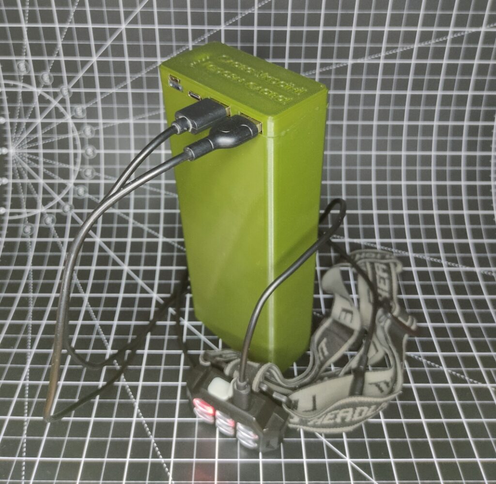 Повербанк с фонариком (повер банк купити) 100000 mAh 100 Аг повербанк для роутера MAXIMUM POWER BataFly (370Wh)
