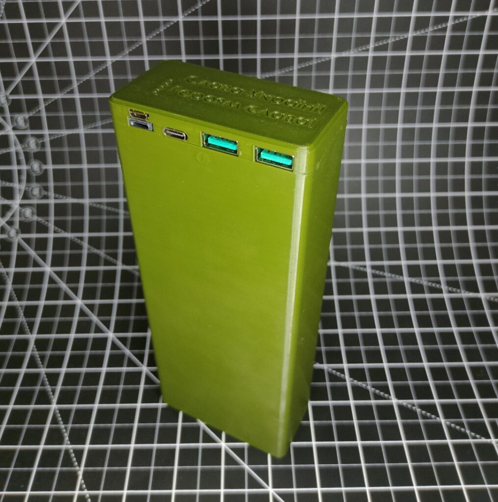 Великий повербанк (PowerBank) Li-ion STANDART POWER BataFly (111Wh) для зарядок смартфонів, планшетів та роутера